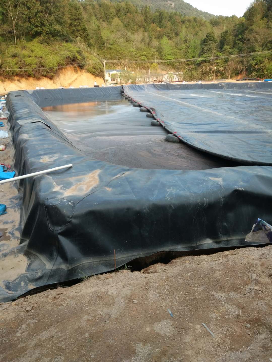 汙水蒸發池利用HDPE羞羞视频免费观看膜防滲一定好嗎？